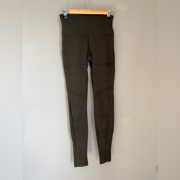 Lululemon Tech Mesh High Rise Pant 💚 - Picture 2 of 5